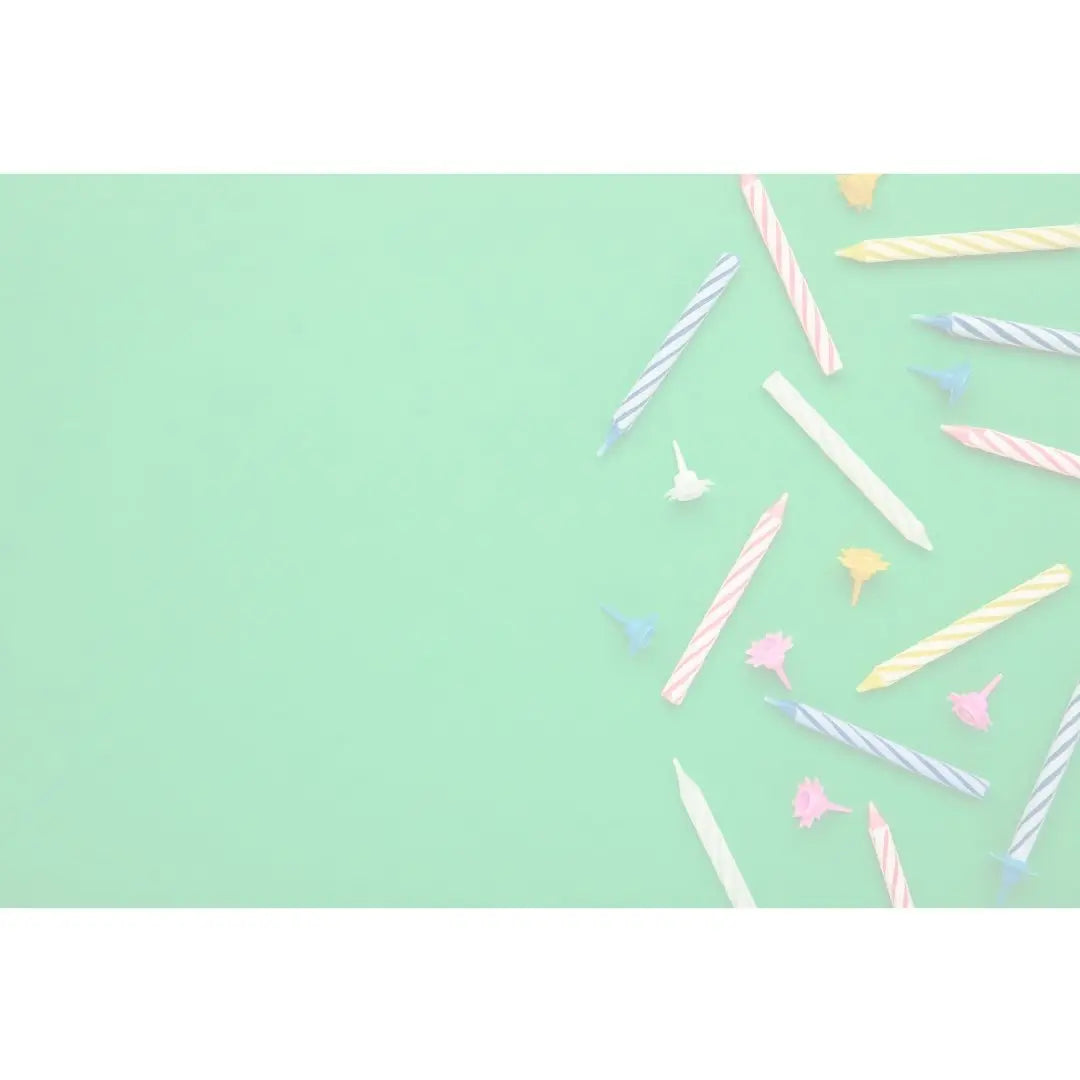 Candles and cake toppers - Jolie fete uk party supplies and gifts - Candles scattered on green background