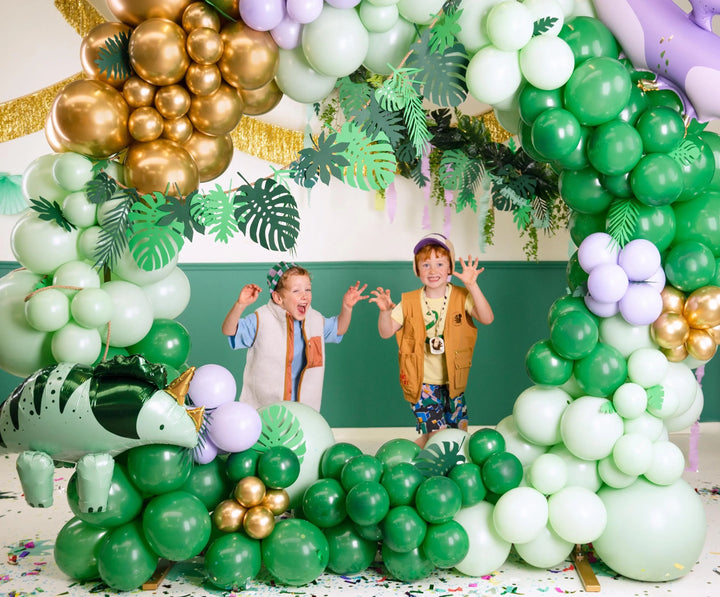 10 x Emerald Green 12" Strong Round Latex Balloons - Green Matt Finish - Dinosaur Birthday Party Balloons - Football Pitch Balloons - Jolie Fete UK