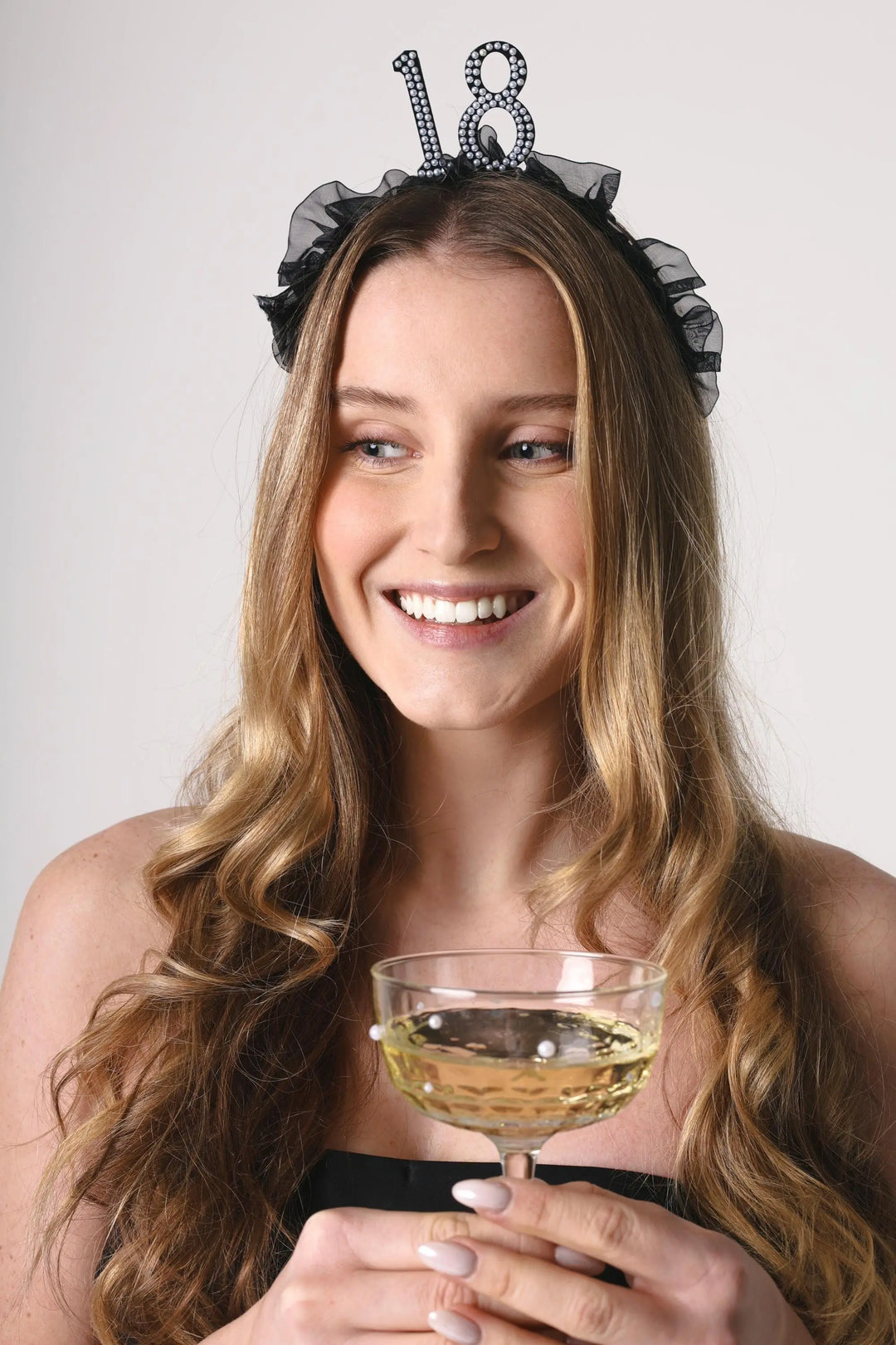 18th Birthday Headband – Black Ruffle Hairband With Pearl 18 - Luxury Birthday Crown for Eighteenth Birthday - Elegant Party Accessory - Jolie Fete UK