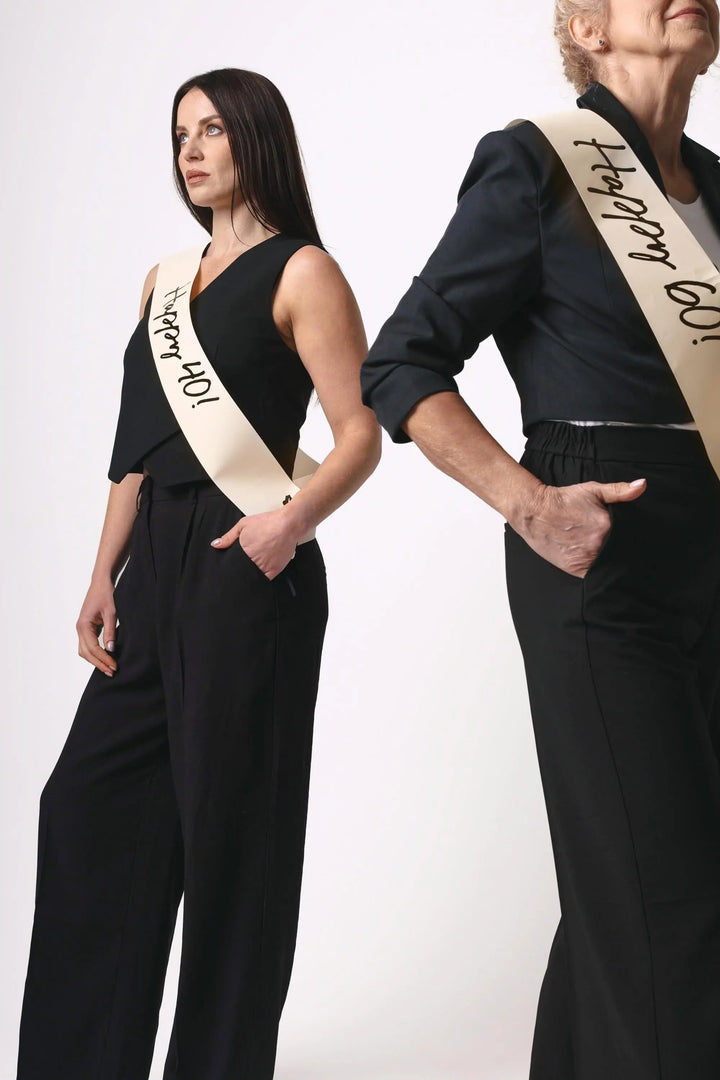 40th Birthday Sash With Velvet Ribbon – Paper Happy 40! Milestone Sash - Black Script - Black and Cream Birthday Accessory for 40th Birthday - Jolie Fete UK
