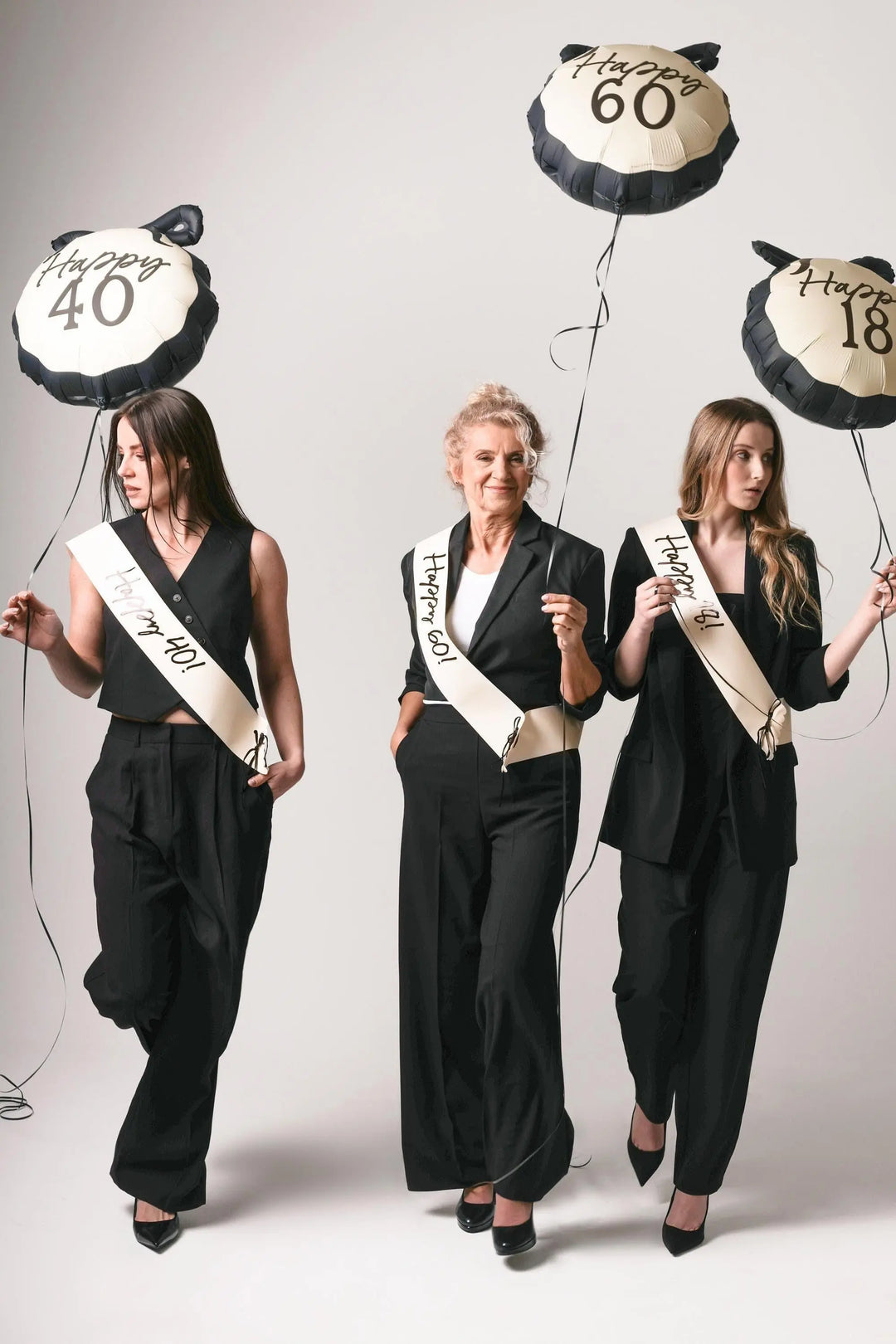 60th Birthday Balloon – Black & Cream Happy 60 Foil Balloon - Coquette Theme With Scallop Edge And Bow - Inflate With Helium Or Air - Jolie Fete UK