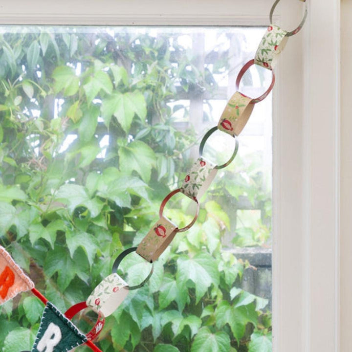 Christmas Paper Chains - Traditional Christmas Garland - Christmas Party Decorations - Tree Decor - Multicoloured -Holiday Decor-Pack Of 100 - Jolie Fete UK