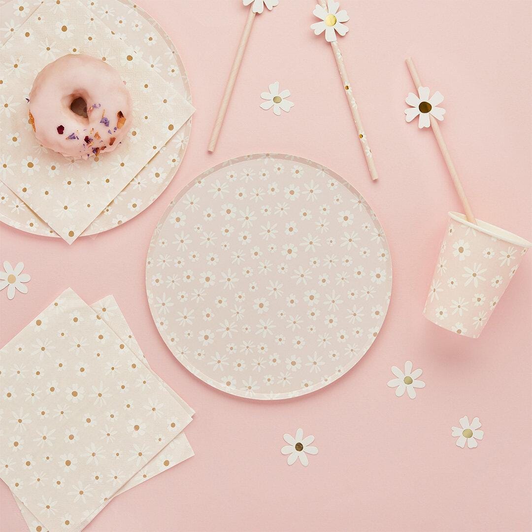 Daisy Paper Cups - Ditsy Floral Summer Birthday Party Tableware - Hen Party & Baby Shower Tea Party Decorations - Cottagecore - Pack of 8 - Jolie Fete UK