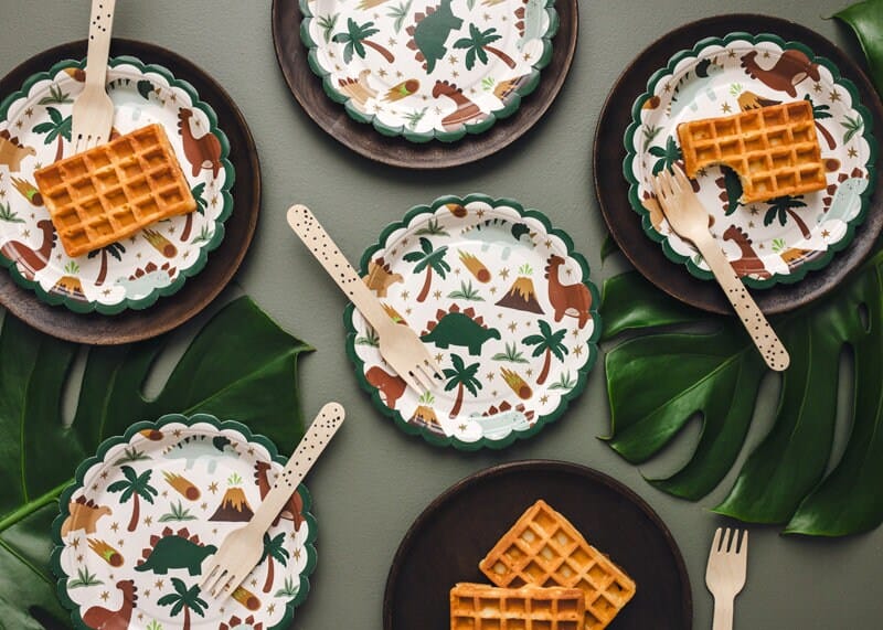 Dinosaur Party Paper Plates - Animal Party Plates - Kids Jurassic Dino Party Supplies - Cute Dinosaurs - Dinosaur Theme - Pack Of 6 - Jolie Fete