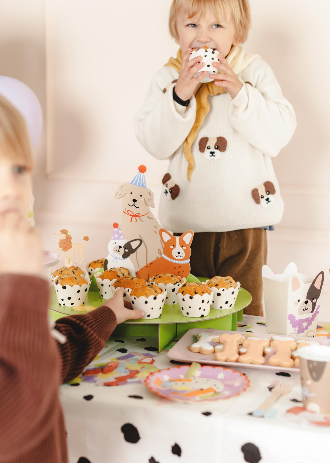 Dog Party Cake Stand & Cupcake Wrappers - 3D Puppy Treat Display With Corgi And Bulldog -Animal Themed Birthday Centrepiece-Kids Celebration - Jolie Fete UK
