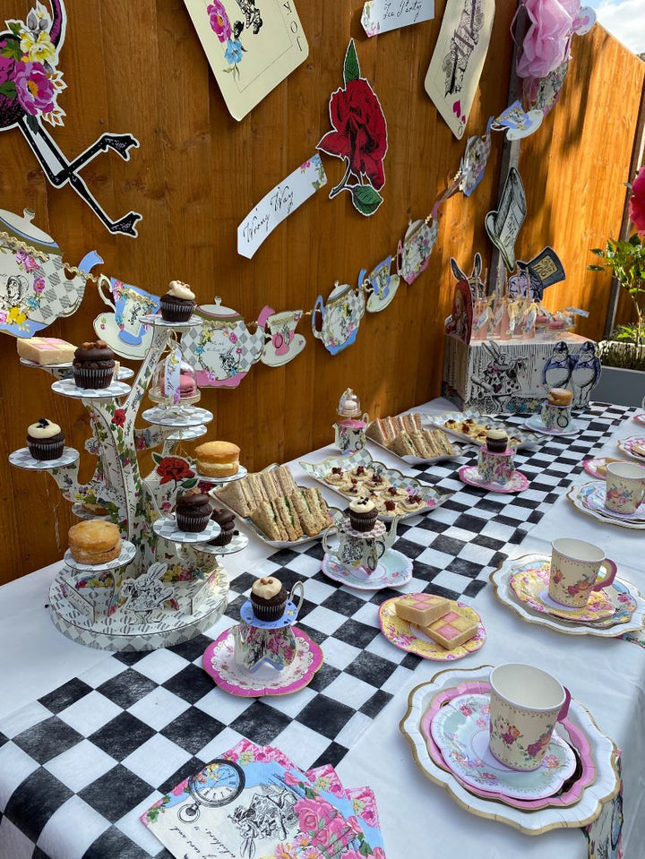 Alice in Wonderland Teapot Bunting - Mad Hatter's Tea Party - Birthday Party Garland - Wedding Decor - Afternoon Tea Party Decorations - Jolie Fete UK