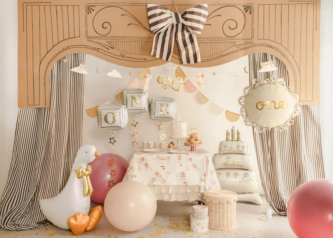 Giant Goose Foil Balloon 72x91cm - Silly Goose Party - One Silly Goose Theme - White and Gold Baby Shower - Farm Animal - Party Supplies - Jolie Fete UK