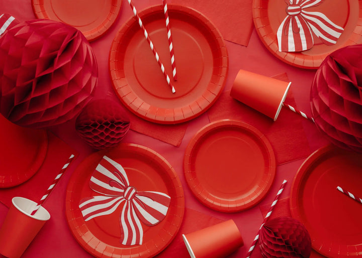Red Paper Plates 18cm - Pack of 6 - Party Tableware - Birthday - Christmas - Circus Party - Buffet - Catering - Disposable - Pirate Party - Jolie Fete UK