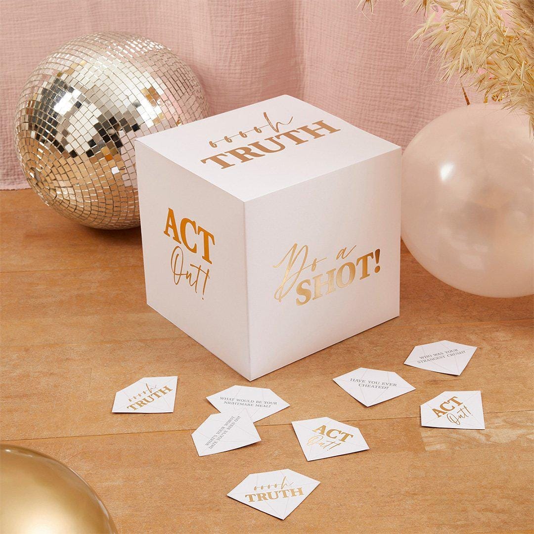 Future Mrs Hen Party Balloon - Customisable 18" Large White Latex With Pink & Gold Tassel Tail - Hen Party Decoration - Bride to Be Sign - Jolie Fete UK