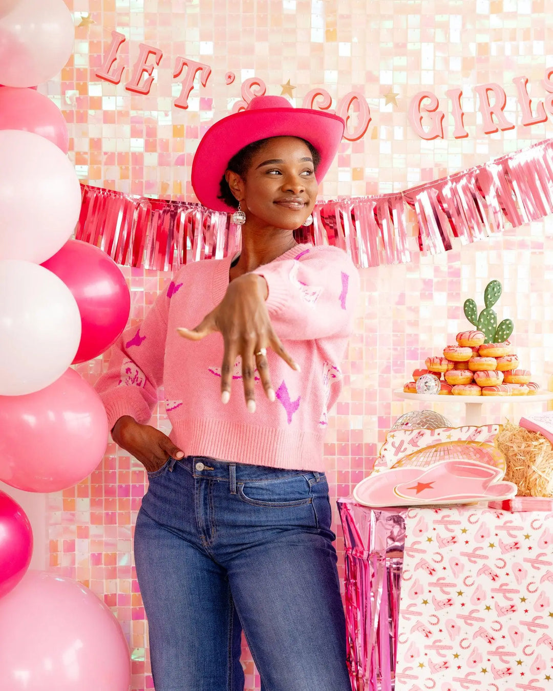 Let's Go Girls Banner AND Pink Foil Fringe Tassel Garland - Cowgal Hen Party Decoration -Last Rodeo Theme - Bachelorette Party Backdrop Sign - Jolie Fete UK