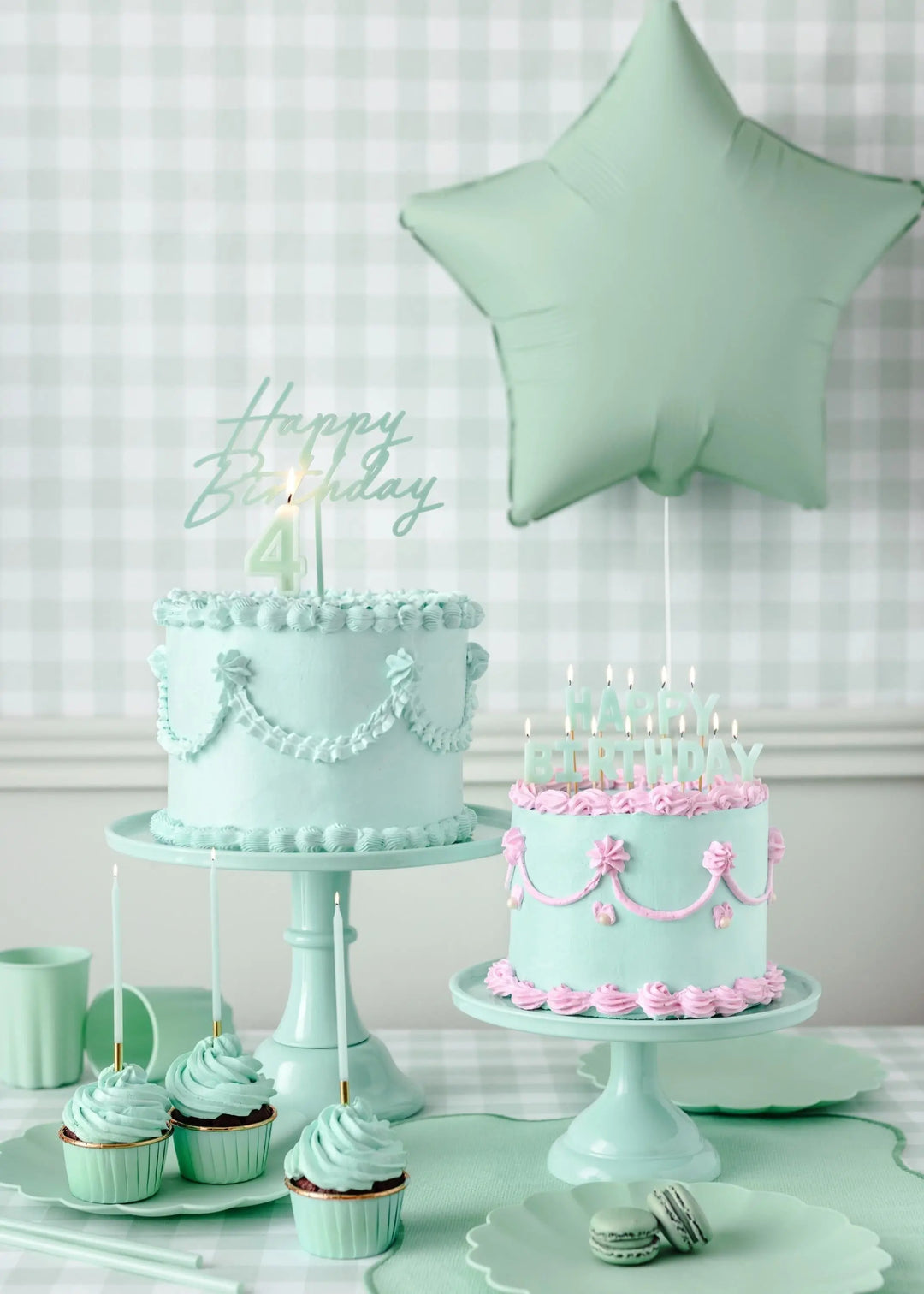 Pastel Green Reusable Plates - Mint Green Party Plates - Light Green Birthday Party Decorations - Picnic Plastic Plates - Pack Of 4 - Jolie Fete UK
