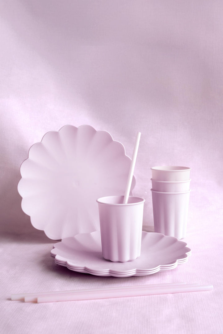 Pastel Lilac Reusable Plates - Light Violet Party Plates - Pale Purple Birthday Party Decorations - Picnic Plastic Plates - Pack Of 4 - Jolie Fete UK