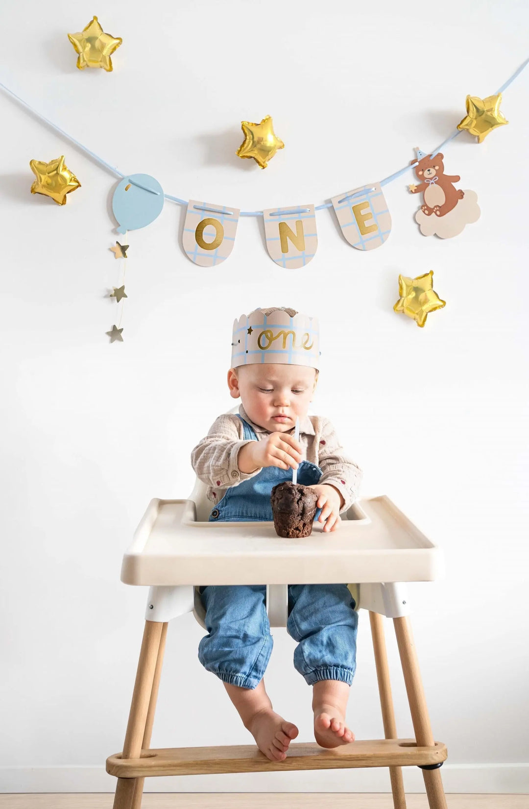Teddy Bear 1st Birthday Highchair Banner & Crown - Cake Smash Prop - Gold Foil "One" Bunting - Boys First Birthday Set - Birthday Garland - Jolie Fete UK