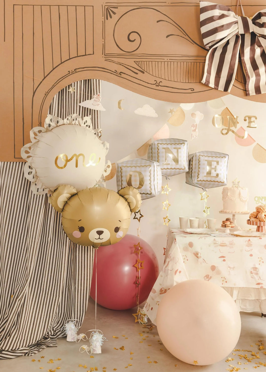 Teddy Bear Face Foil Balloon - 1st Birthday Bear Head Balloon - We Can Bearly Wait Baby Shower Decor - Neutral Beige & Brown Party Prop - Jolie Fete UK