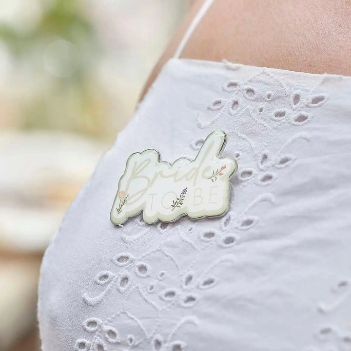 Floral Bride To Be Hen Party Badge - Bride To Be Sash Alternative - Boho Team Bride Enamel Pin Badge - White & Green - Bachelorette Party