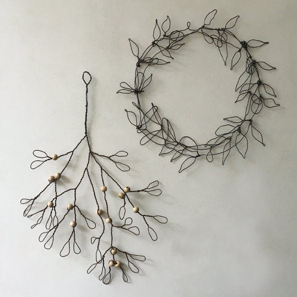 Wire Mistletoe Bunch - Christmas Hanging Decoration - Wire Christmas Wreaths & Swags - Christmas Decorations - Holiday Decor Wreaths