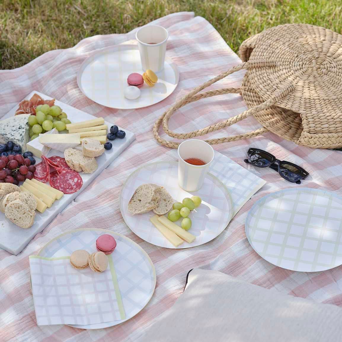 Gingham paper clearance plates